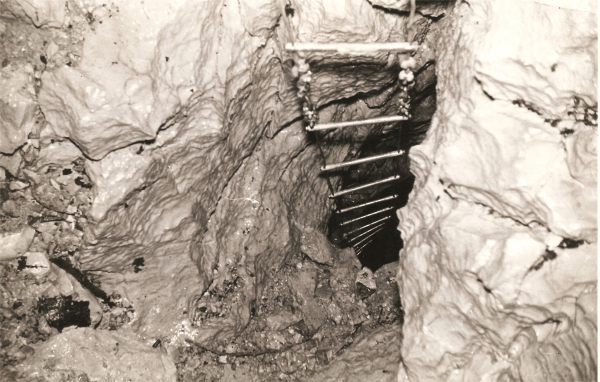 Explo Valoreille Au Gouffre De Montaigu 1969 1979 Par Le SCPPM GSAM Explo Valoreille Au Gouffre De Montaigu 1969 1979 Par Le SCPPM GSAM